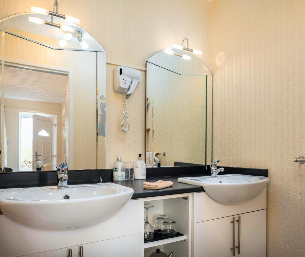 Estuary Lodge Motel B&B Talsarnau Екстериор снимка